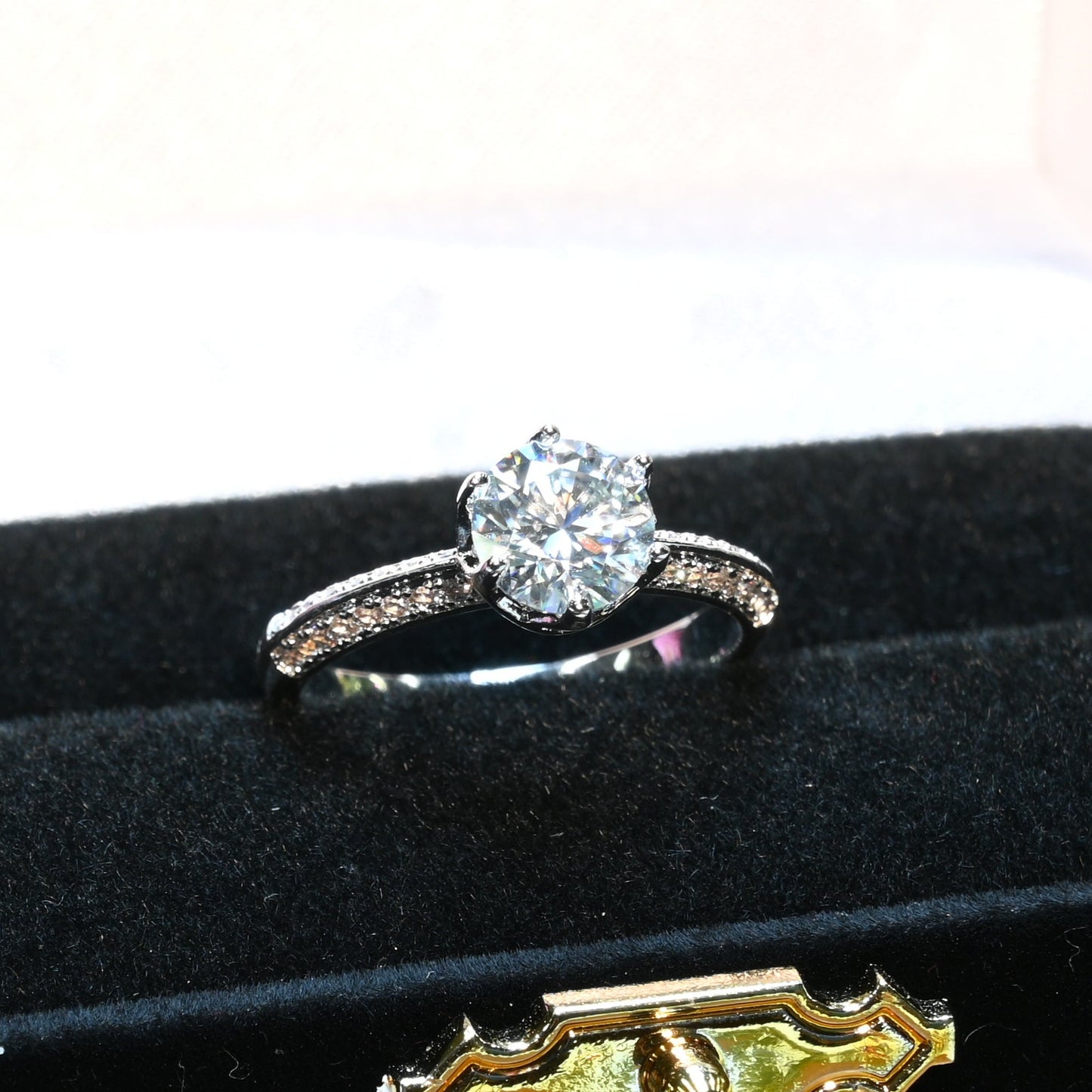Pure Brilliance · 1ct Moissanite Solitaire Engagement Ring with Side Accents · Sterling Silver · Size 6