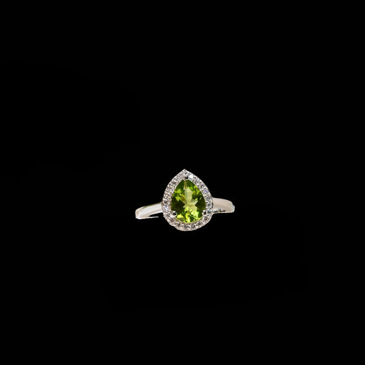 VMA Luxe Vault · Pear Peridot & Lab-Grown Diamond Ring · Fine Setting